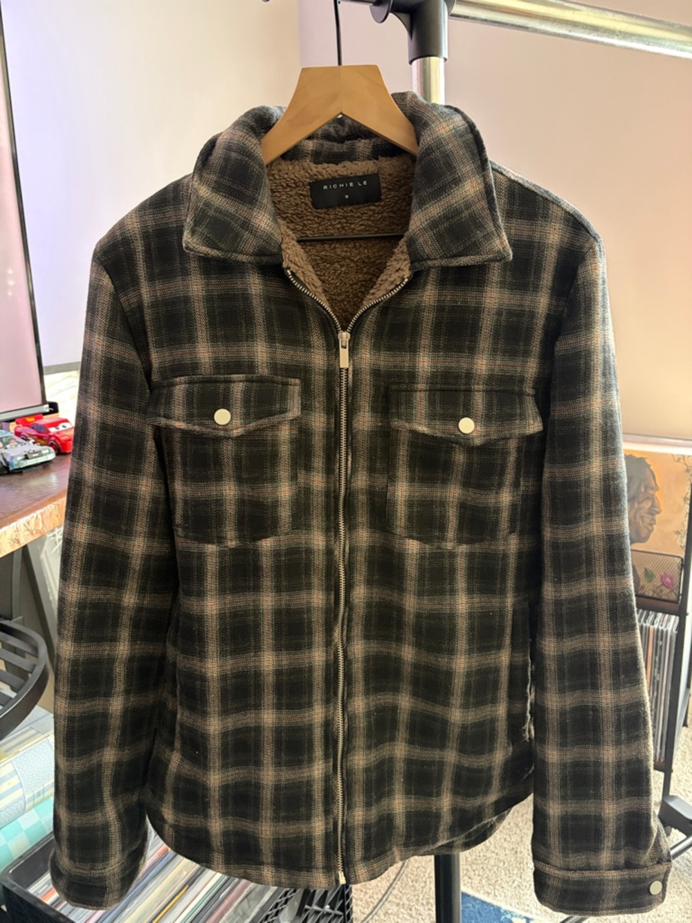 Men’s Plaid Sherpa-Lined Shirt Jacket - Black & Gray